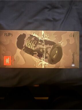 JBL Flip 6 Portable Bluetooth Speaker - Black Camouflage
